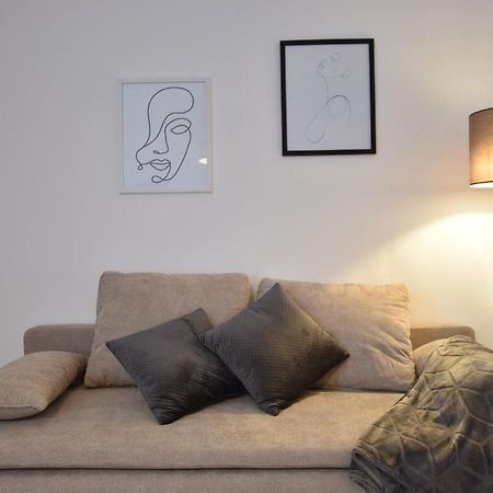 Super Central City Appartement With Free Parking Инсбрук Экстерьер фото