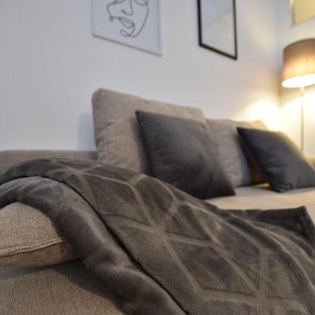 Super Central City Appartement With Free Parking Инсбрук Экстерьер фото
