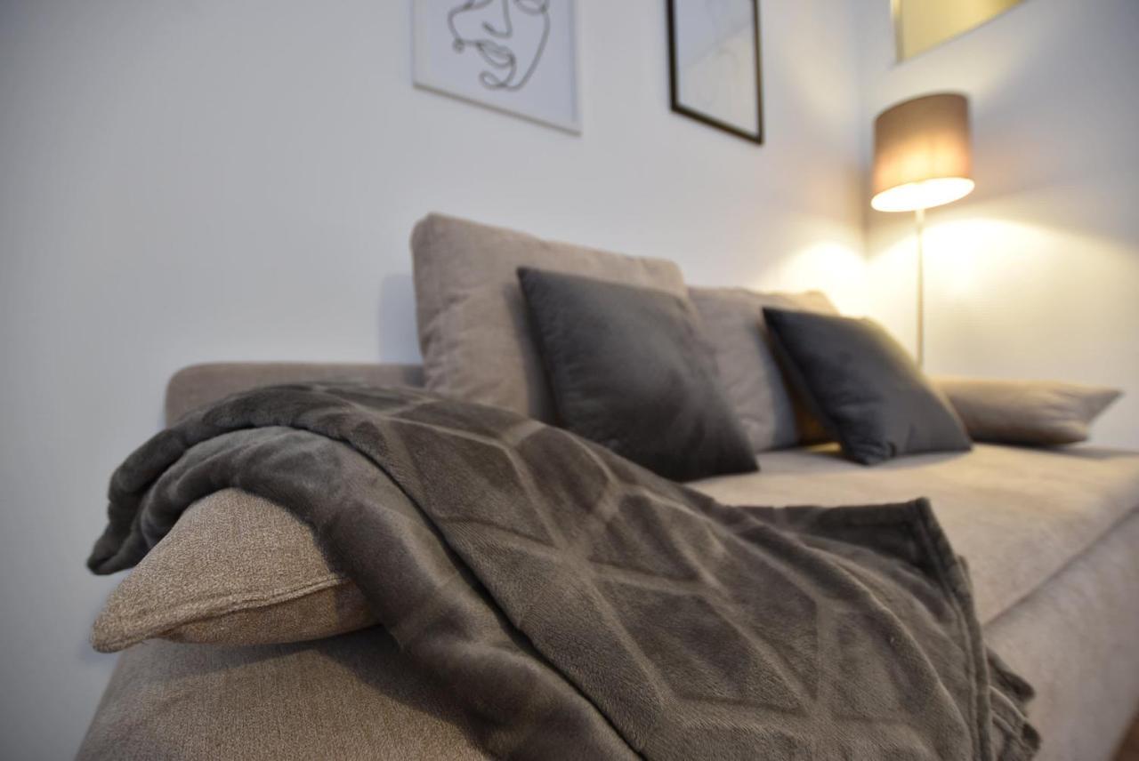 Super Central City Appartement With Free Parking Инсбрук Экстерьер фото