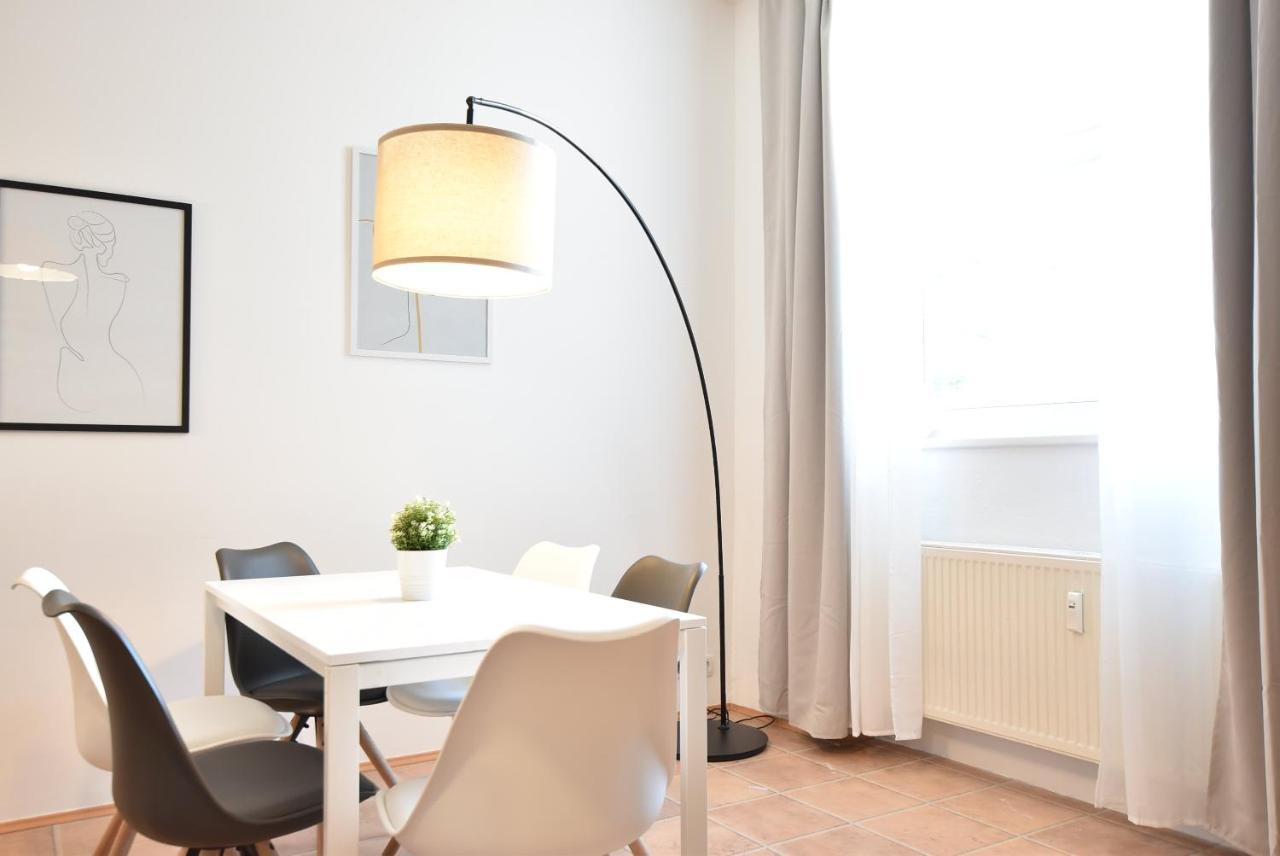 Super Central City Appartement With Free Parking Инсбрук Экстерьер фото