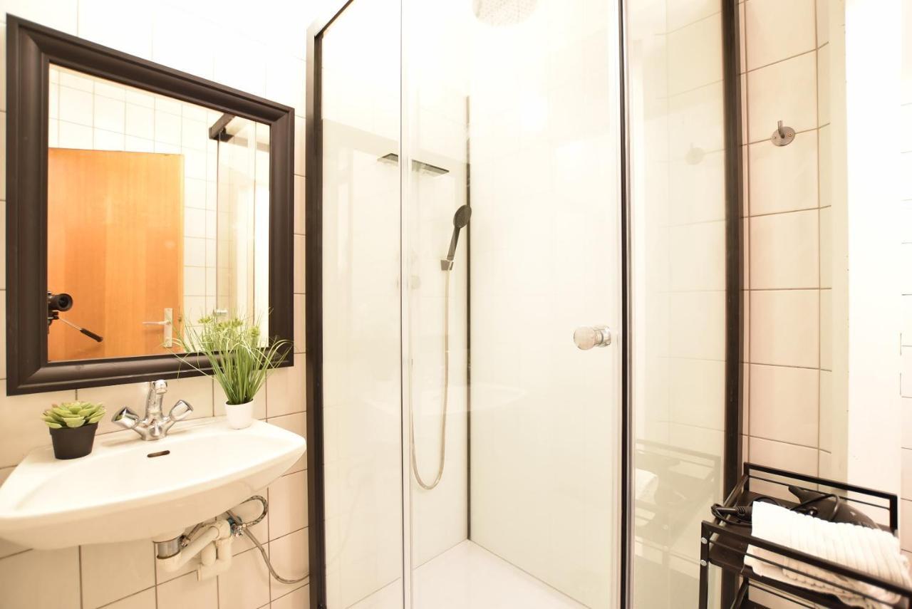 Super Central City Appartement With Free Parking Инсбрук Экстерьер фото